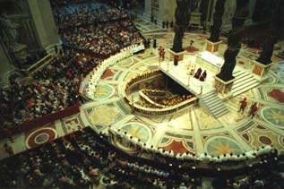 Papst Johannes Paul II im Petersdom in der Heiligen Messe des Dialog-Kongresses Wissenschaft und Religion, Mai 2000. (c) Servizio Fotografico de "L'O.R."
